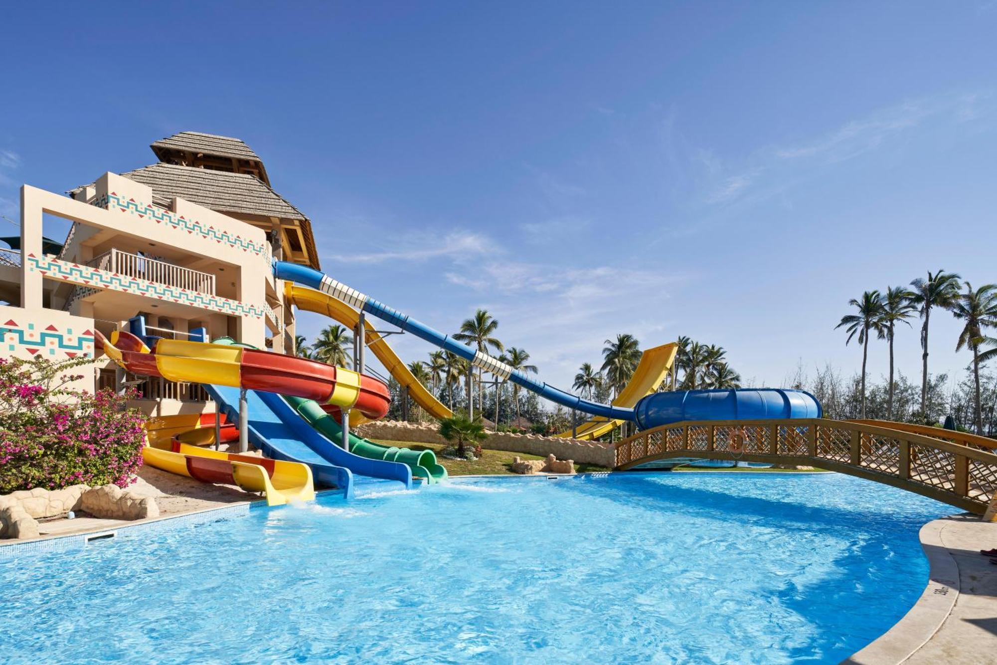 Fanar Hotel & Residences Salalah Buitenkant foto Aqua Park